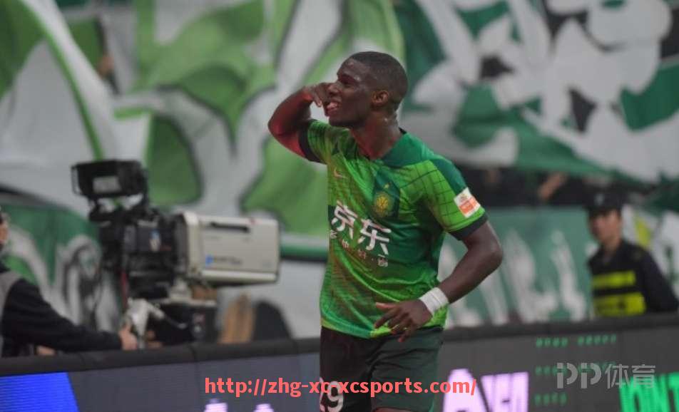 杏彩体育-世俱杯冠军奖杯设计解析，象征荣耀的最高象征